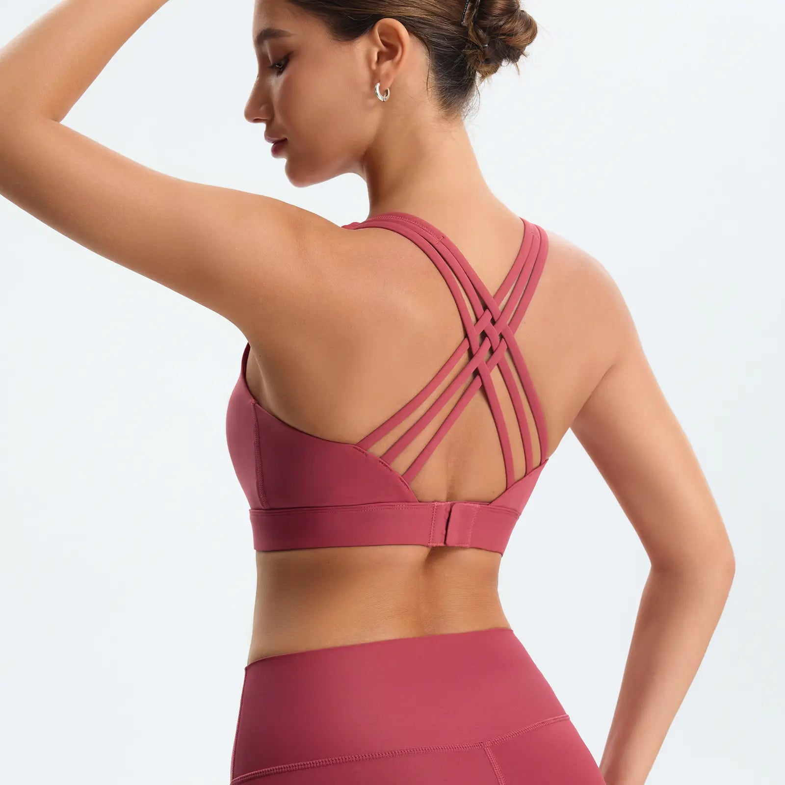 Women'S High Impact Sports Bras with Sewn-In Pads,4 Row Adjustable Hook-Eye Closure,Soft and Comfortable Non-Removable Molded Cups,Crisscross Strappy Workout Tops for Yoga Running Tiktokshopspringglowup